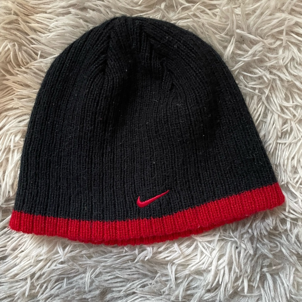 Boys black & Red Nike Beanie. Size Youth.